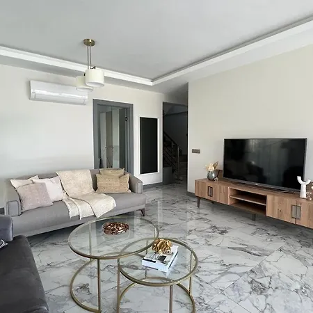 Villa Marina 4+1 Camuva Kemer